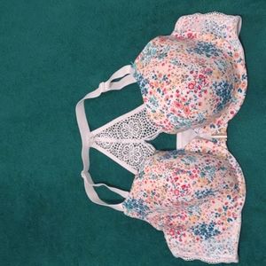 Cacique 42 C racer back front closure bra